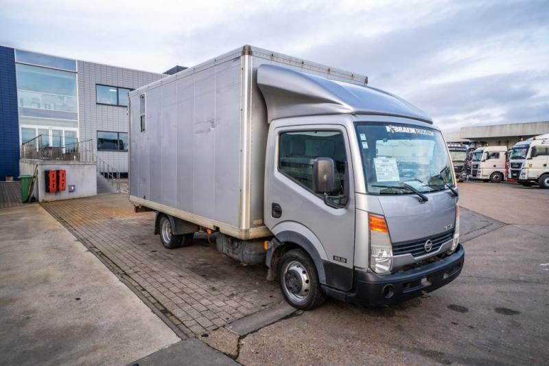 Nissan CABSTAR 35.13 - כלי רכב מסחרי עם לוח: תמונה 2 Nissan CABSTAR 35.13 - כלי רכב מסחרי עם לוח: תמונה 2