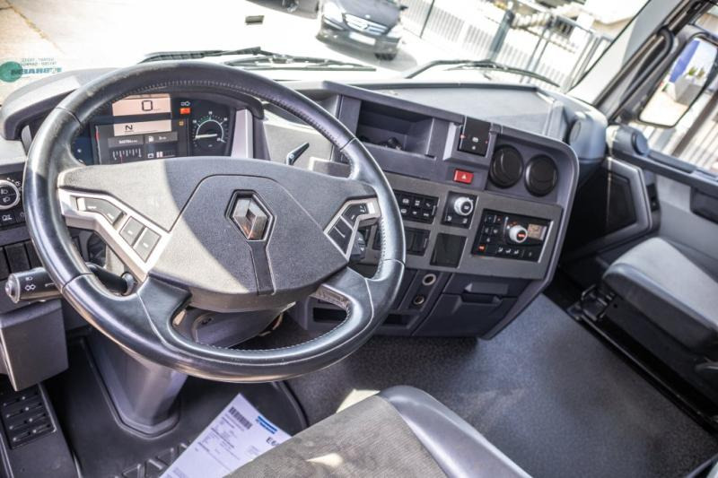 Interior photo 2: יחידת טרקטור Renault T440