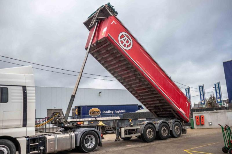 Schmitz SGF-S3- 32 M3 - סמיטריילר עם מזהיר: תמונה 1 Schmitz SGF-S3- 32 M3 - סמיטריילר עם מזהיר: תמונה 1