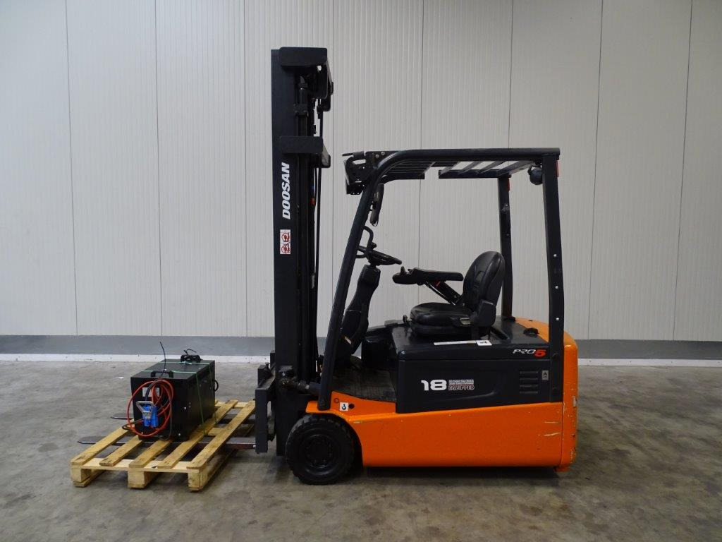 Doosan B18T-5 - TRIPLEX - מלגזה חשמלית: תמונה 3 Doosan B18T-5 - TRIPLEX - מלגזה חשמלית: תמונה 3