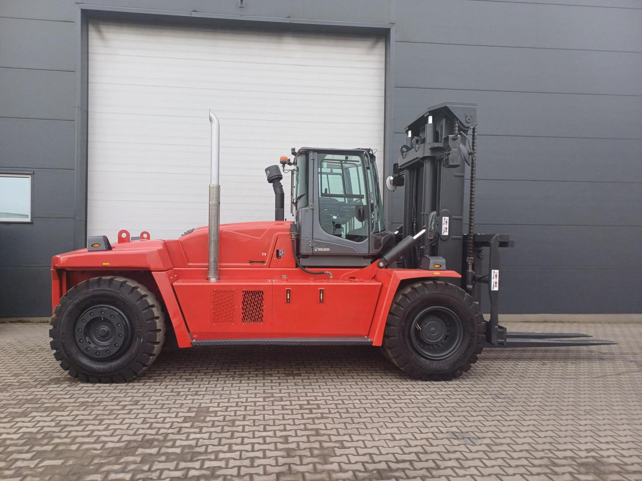 Kalmar DCG250-12LB - מלגזת סולר: תמונה 4 Kalmar DCG250-12LB - מלגזת סולר: תמונה 4