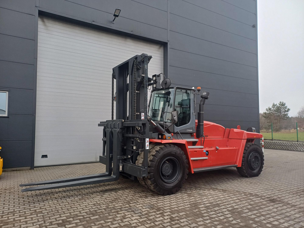 Kalmar DCG250-12LB - מלגזת סולר: תמונה 1 Kalmar DCG250-12LB - מלגזת סולר: תמונה 1