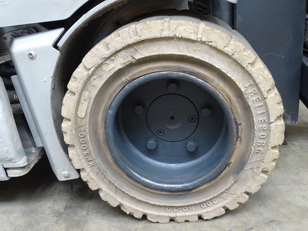 מלגזה חשמלית Still RX20-20P - TRIPLEX: תמונה 9 מלגזה חשמלית Still RX20-20P - TRIPLEX: תמונה 9