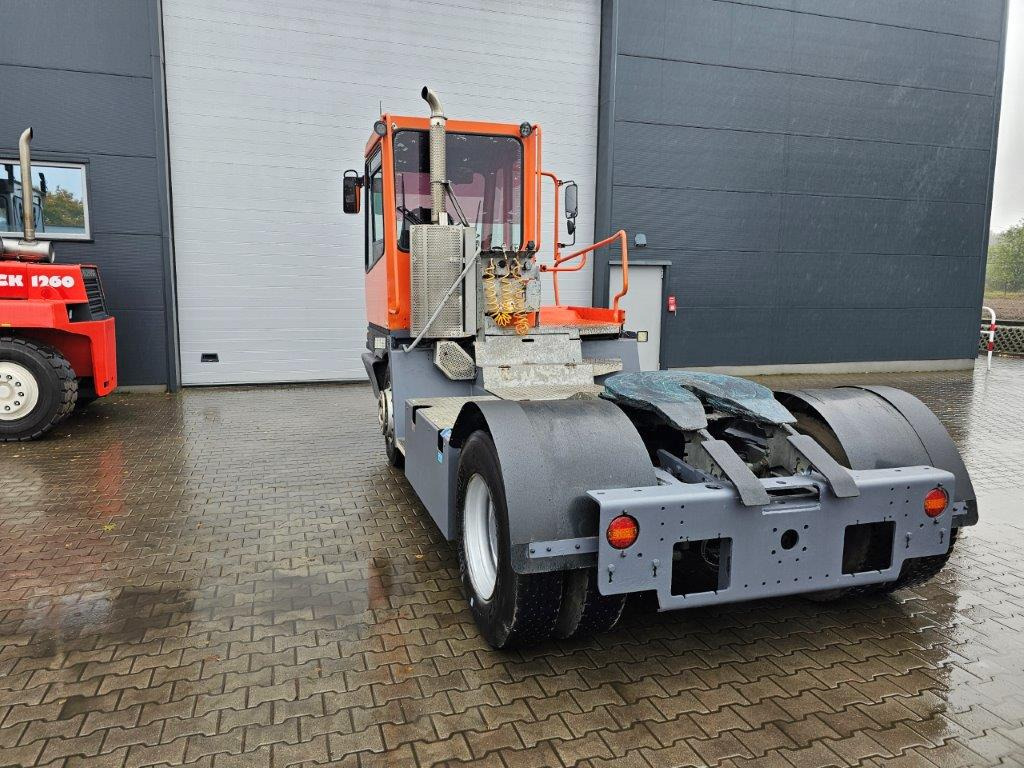 Terberg YT182 - טרקטור מסוף: תמונה 5 Terberg YT182 - טרקטור מסוף: תמונה 5