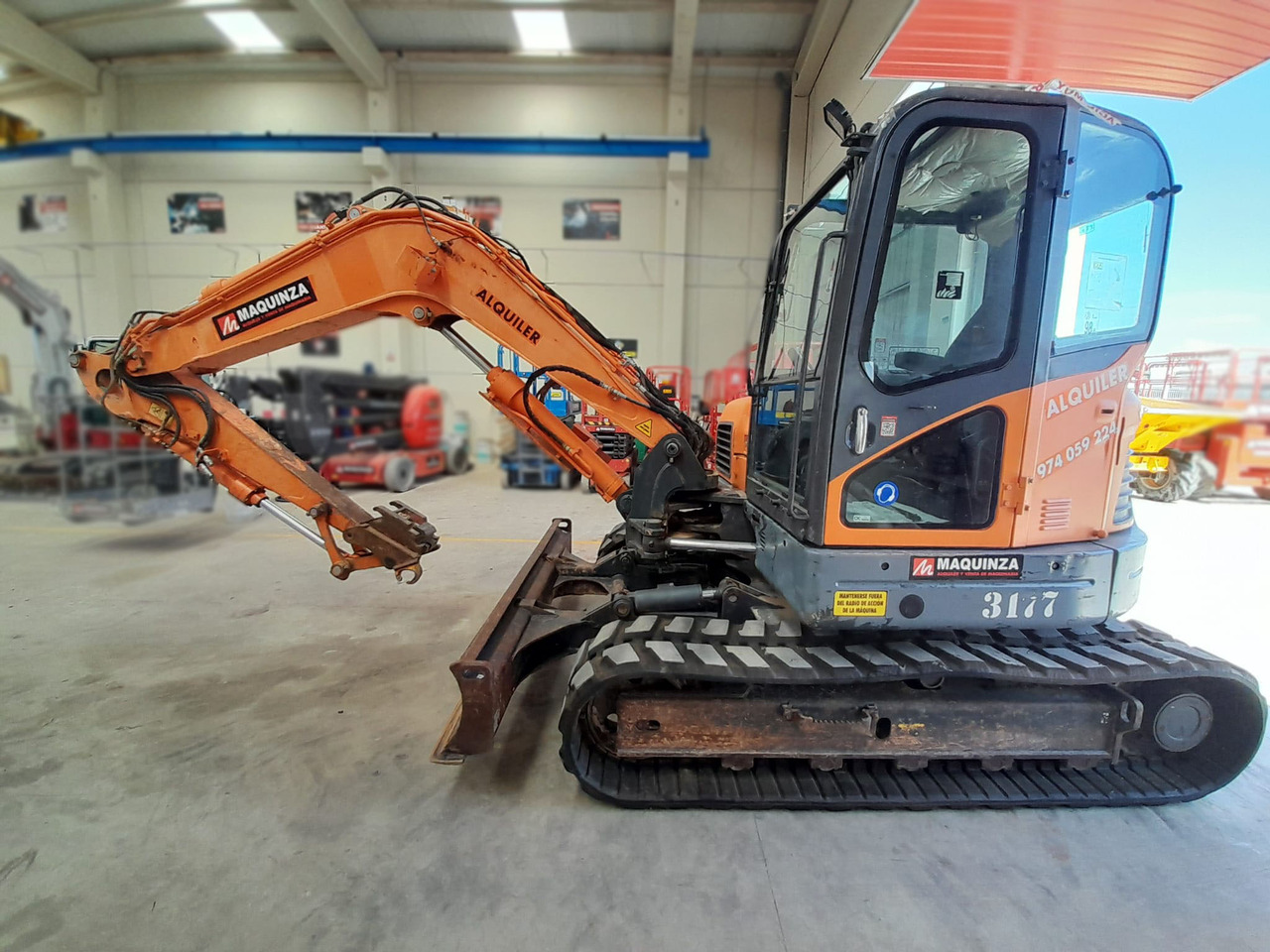 DEVELON DX85R-7 - מיני מחפר: תמונה 1 DEVELON DX85R-7 - מיני מחפר: תמונה 1
