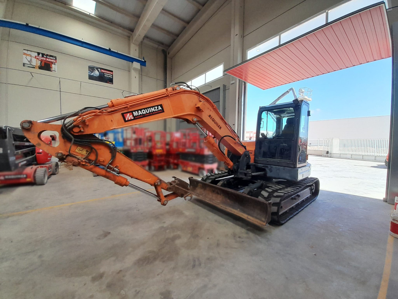 DEVELON DX85R-7 - מיני מחפר: תמונה 3 DEVELON DX85R-7 - מיני מחפר: תמונה 3