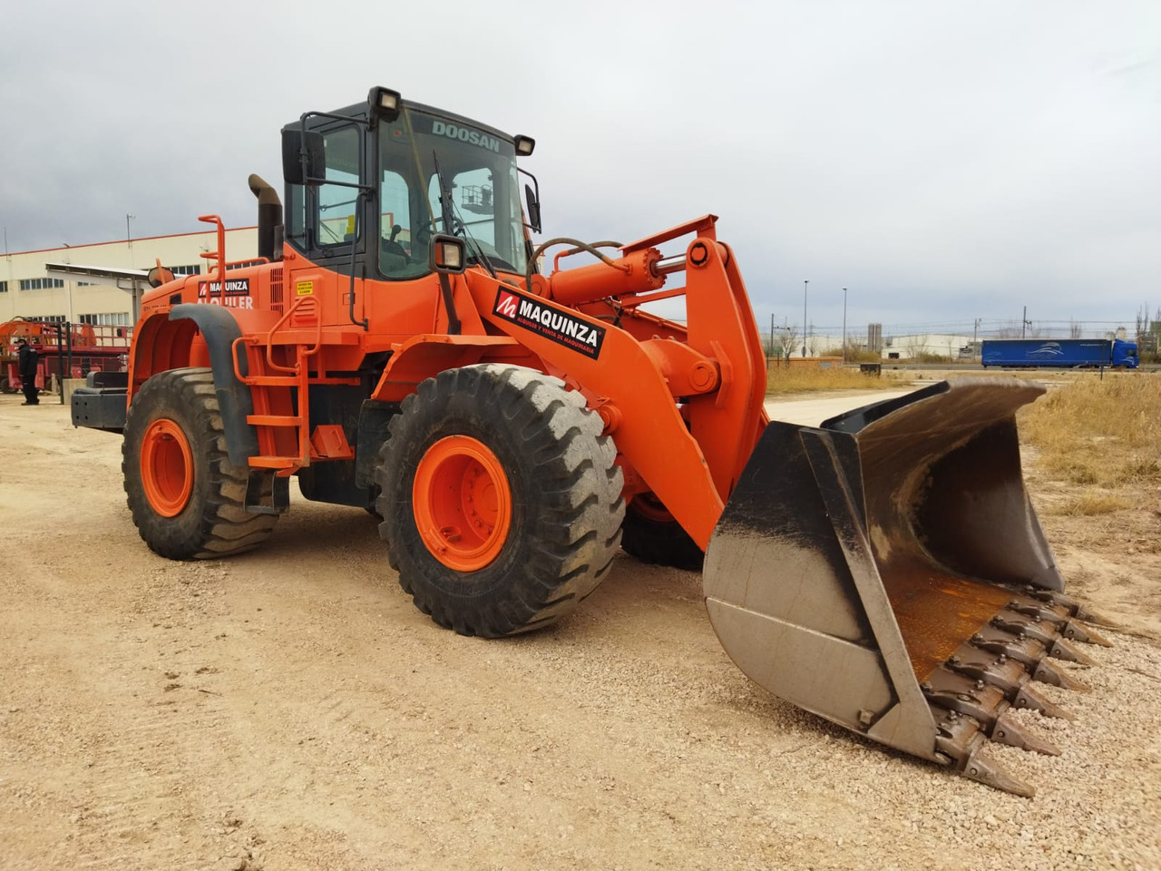 DOOSAN DL300 - מעמיס גלגלים: תמונה 2 DOOSAN DL300 - מעמיס גלגלים: תמונה 2