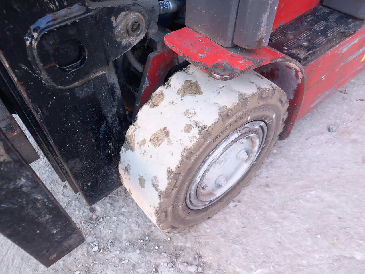 מלגזה חשמלית MANITOU ME318 48V: תמונה 8 מלגזה חשמלית MANITOU ME318 48V: תמונה 8