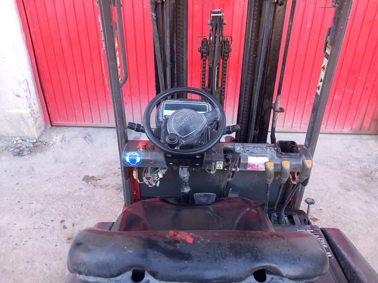 MANITOU ME318 48V - מלגזה חשמלית: תמונה 5 MANITOU ME318 48V - מלגזה חשמלית: תמונה 5