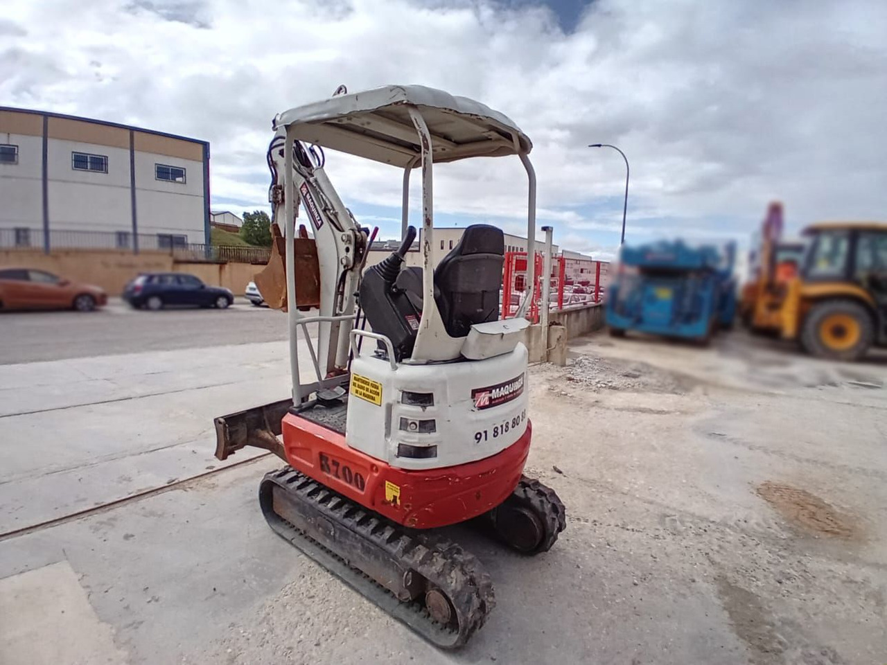 TAKEUCHI TB215R - מיני מחפר: תמונה 3 TAKEUCHI TB215R - מיני מחפר: תמונה 3