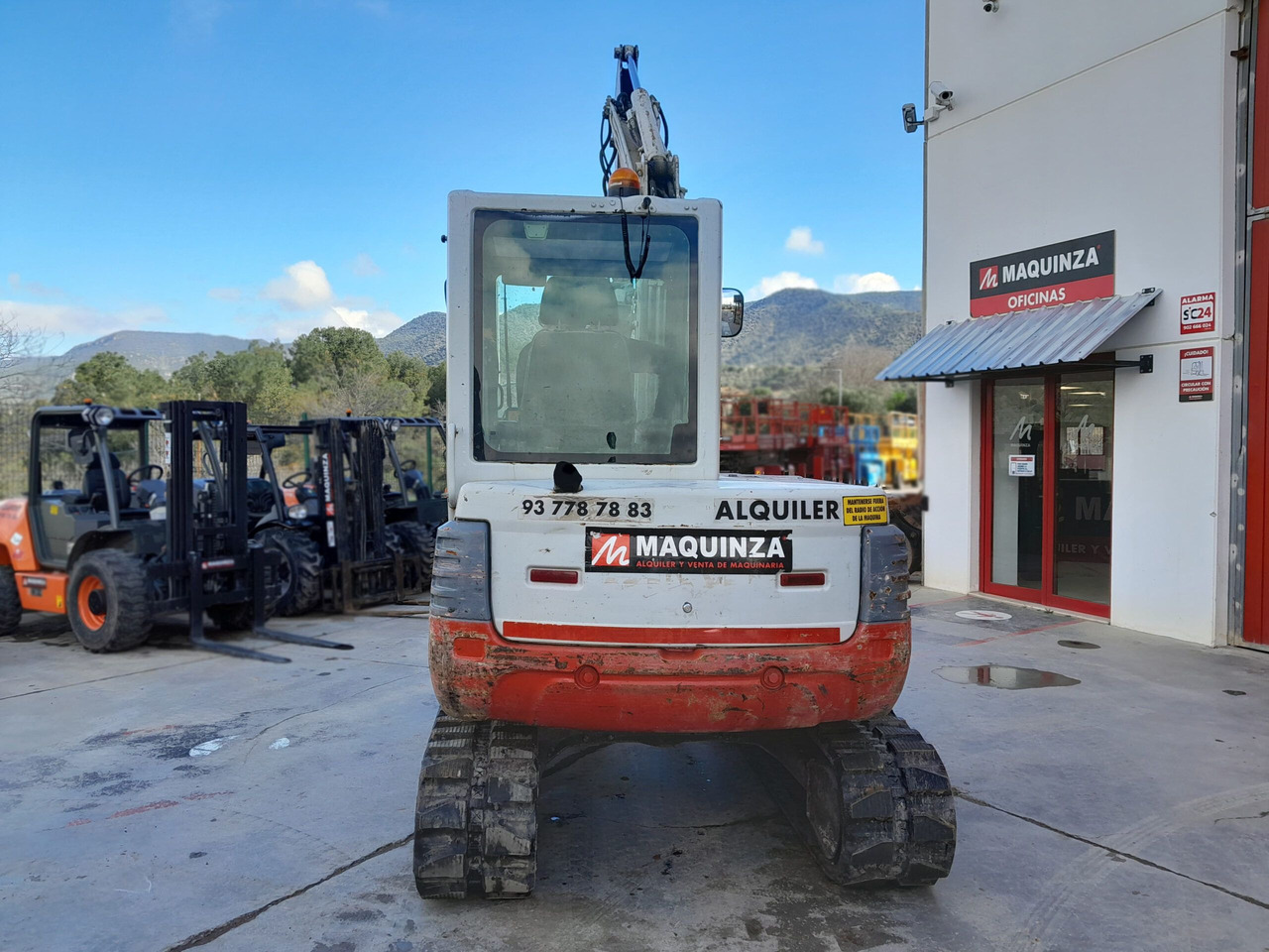 TAKEUCHI TB250 - מיני מחפר: תמונה 3 TAKEUCHI TB250 - מיני מחפר: תמונה 3
