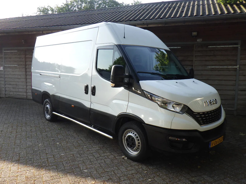 Iveco Daily 35S14 L3/ H2 Hi Matic Automaat / Trekhaak - כלי רכב מסחרי עם לוח: תמונה 2 Iveco Daily 35S14 L3/ H2 Hi Matic Automaat / Trekhaak - כלי רכב מסחרי עם לוח: תמונה 2