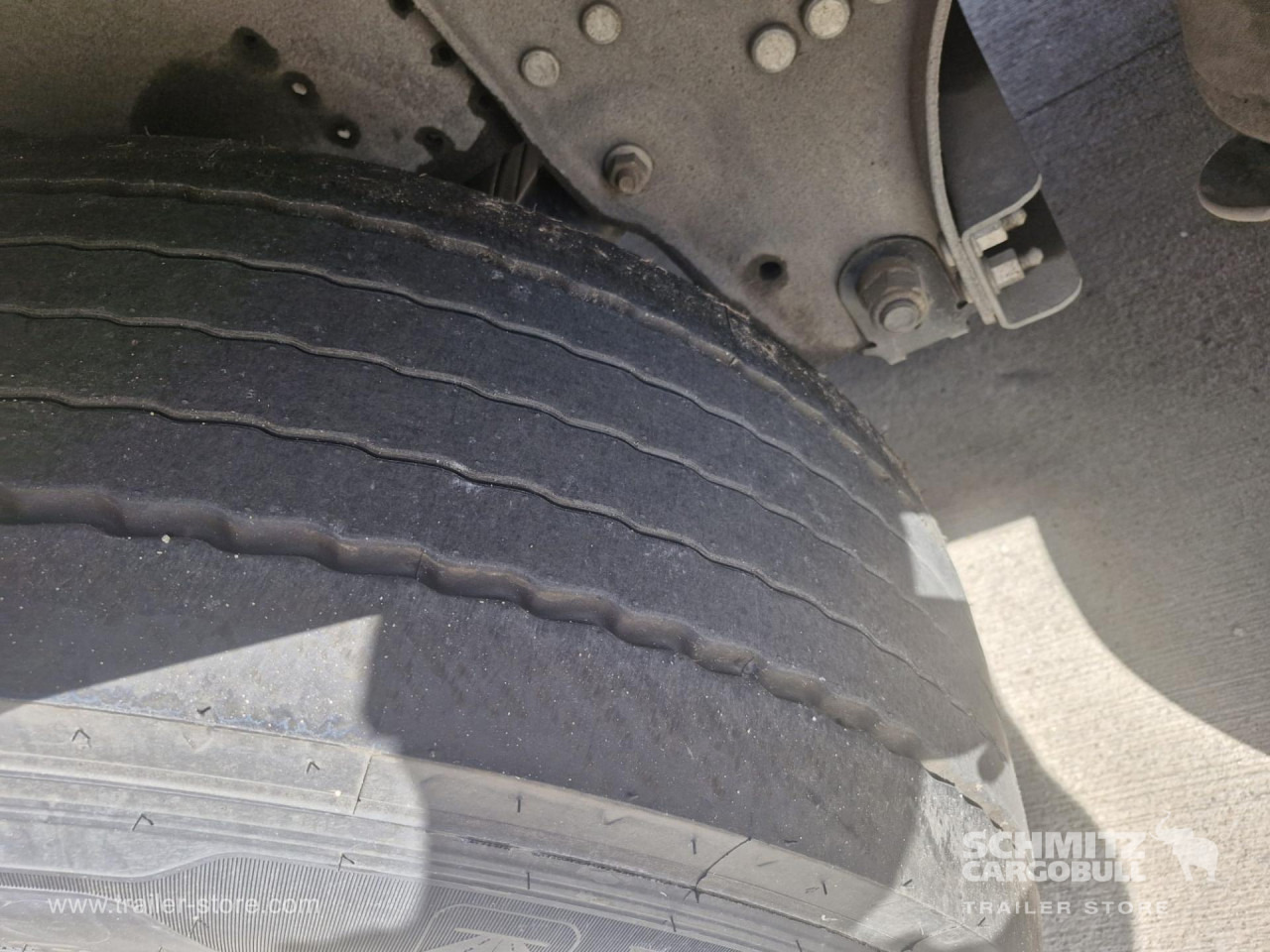 SCHMITZ Curtainsider Standard - סמיטריילר עם וילונות צד: תמונה 4 SCHMITZ Curtainsider Standard - סמיטריילר עם וילונות צד: תמונה 4