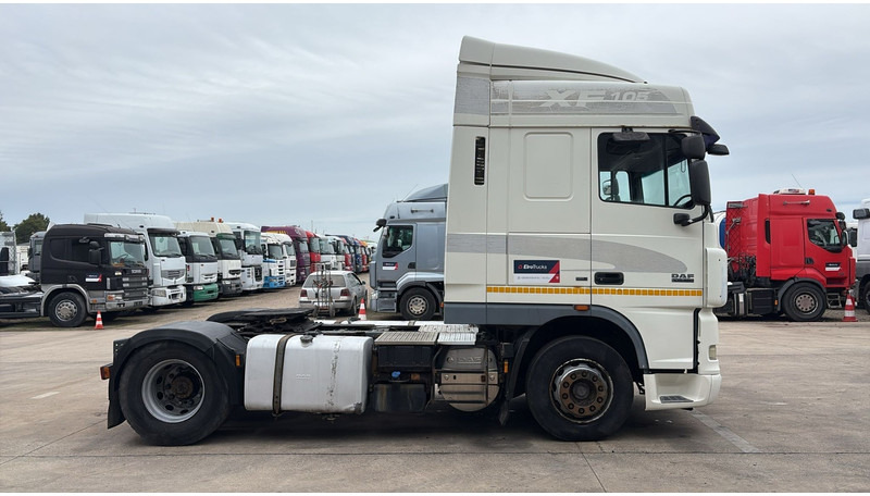 DAF 105 XF 460 (AIRCO / GOOD CONDITION / BONNE ETAT / BOITE MANUALLE / GEARBOX MANUAL) - יחידת טרקטור: תמונה 4 DAF 105 XF 460 (AIRCO / GOOD CONDITION / BONNE ETAT / BOITE MANUALLE / GEARBOX MANUAL) - יחידת טרקטור: תמונה 4