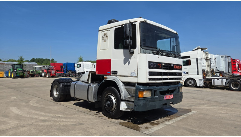 DAF 95 ATI 400 (EURO 2 / MANUAL PUMP / MANUAL GEARBOX / POMPE MANUELLE) - יחידת טרקטור: תמונה 2 DAF 95 ATI 400 (EURO 2 / MANUAL PUMP / MANUAL GEARBOX / POMPE MANUELLE) - יחידת טרקטור: תמונה 2