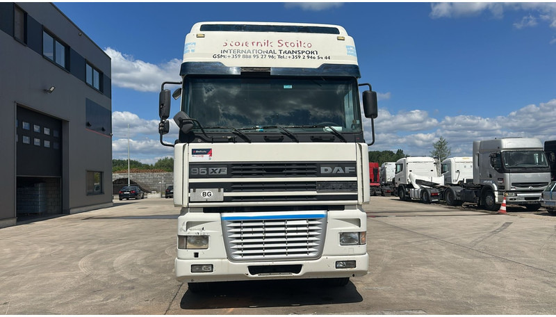 DAF 95 XF 380 (BOITE MANUELLE / EURO 3 / MANUAL GEARBOX / TRES BONNE ETAT) - יחידת טרקטור: תמונה 2 DAF 95 XF 380 (BOITE MANUELLE / EURO 3 / MANUAL GEARBOX / TRES BONNE ETAT) - יחידת טרקטור: תמונה 2