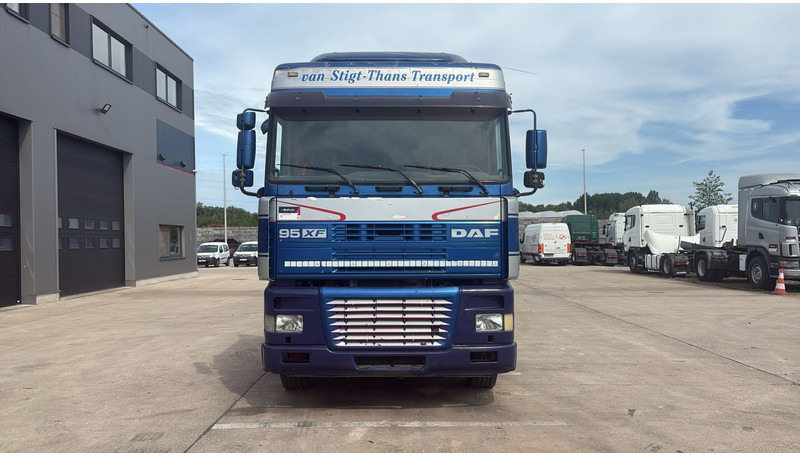 DAF 95 XF 380 (EURO 2 / BOITE MANUELLE / MANUAL GEARBOX / GOOD CONDITION) - יחידת טרקטור: תמונה 2 DAF 95 XF 380 (EURO 2 / BOITE MANUELLE / MANUAL GEARBOX / GOOD CONDITION) - יחידת טרקטור: תמונה 2