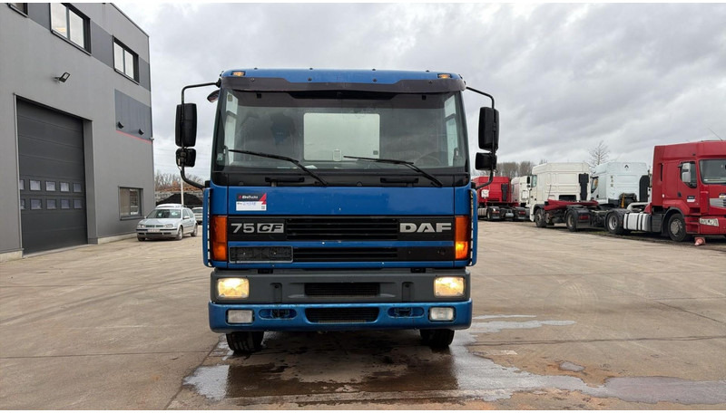 DAF CF 75.290 (15000L / 2 COMPARTIMENTS / MANUAL PUMP / EURO 2 / MANUAL GEARBOX) - משאית מכל: תמונה 5 DAF CF 75.290 (15000L / 2 COMPARTIMENTS / MANUAL PUMP / EURO 2 / MANUAL GEARBOX) - משאית מכל: תמונה 5