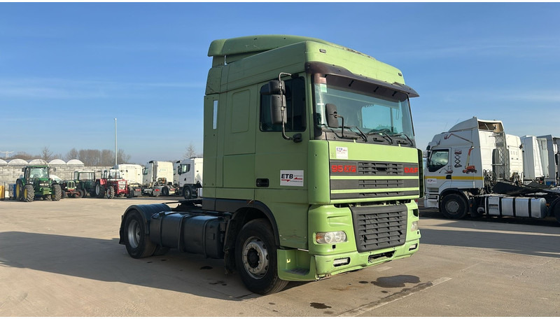 DAF XF 95.430 (EURO 2 / MANUAL PUMP / POMPE MANUELLE / BOITE MANUELLE) - יחידת טרקטור: תמונה 3 DAF XF 95.430 (EURO 2 / MANUAL PUMP / POMPE MANUELLE / BOITE MANUELLE) - יחידת טרקטור: תמונה 3