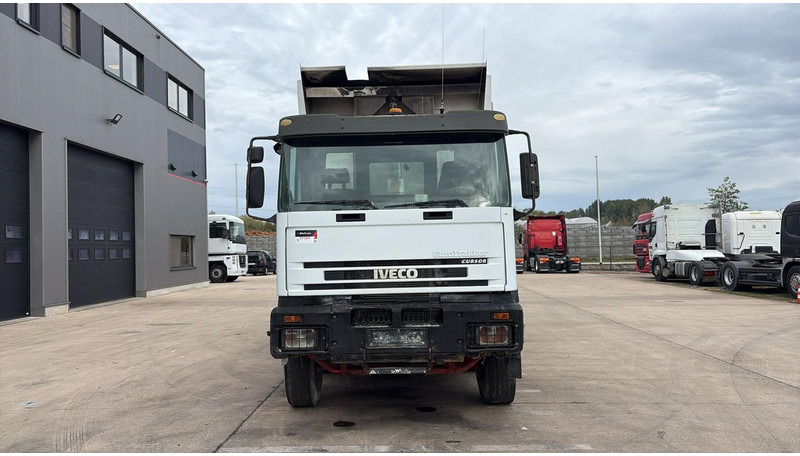 Iveco EUROTRAKKER 320 E 35 (GRAND PONT / LAMES / POMPE MANUELLE / 8X4 / CURSOR 8) - מזהיר: תמונה 2 Iveco EUROTRAKKER 320 E 35 (GRAND PONT / LAMES / POMPE MANUELLE / 8X4 / CURSOR 8) - מזהיר: תמונה 2