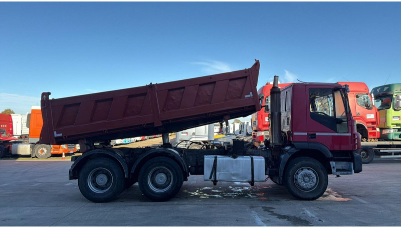 Iveco Eurotrakker 260 E 34 (POMPE MANUELLE / MANUAL PUMP / LAMES / GRAND PONT / BOITE MANUELLE) - מזהיר: תמונה 3 Iveco Eurotrakker 260 E 34 (POMPE MANUELLE / MANUAL PUMP / LAMES / GRAND PONT / BOITE MANUELLE) - מזהיר: תמונה 3
