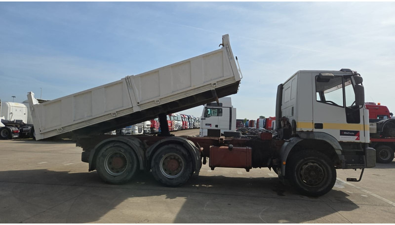 Iveco Eurotrakker 260 E 37 (POMPE MANUELLE / MANUAL PUMP / BOITE MANUELLE / GRAND PONT / LAMES) - מזהיר: תמונה 4 Iveco Eurotrakker 260 E 37 (POMPE MANUELLE / MANUAL PUMP / BOITE MANUELLE / GRAND PONT / LAMES) - מזהיר: תמונה 4