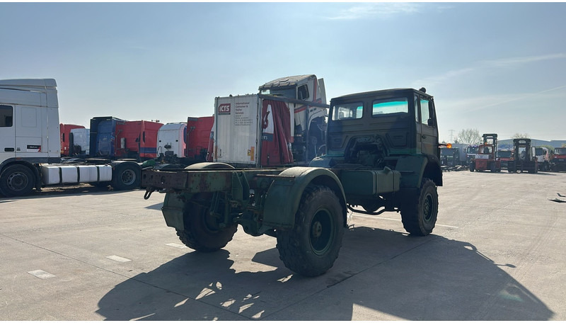 Iveco Magirus 110 - 16 (4X4 / 57000 KM / LAMES / GRAND PONT / 6 CYLINDRES EN LIGNE !! / MANUAL PUMP) - משאית עם שלדת תא: תמונה 5 Iveco Magirus 110 - 16 (4X4 / 57000 KM / LAMES / GRAND PONT / 6 CYLINDRES EN LIGNE !! / MANUAL PUMP) - משאית עם שלדת תא: תמונה 5