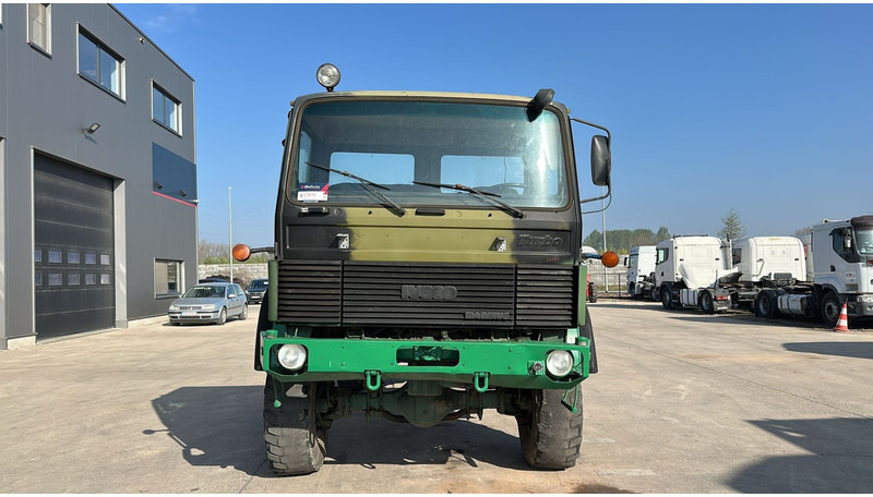 Iveco Magirus 110 - 16 (4X4 / 57000 KM / LAMES / GRAND PONT / 6 CYLINDRES EN LIGNE !! / MANUAL PUMP) - משאית עם שלדת תא: תמונה 2 Iveco Magirus 110 - 16 (4X4 / 57000 KM / LAMES / GRAND PONT / 6 CYLINDRES EN LIGNE !! / MANUAL PUMP) - משאית עם שלדת תא: תמונה 2