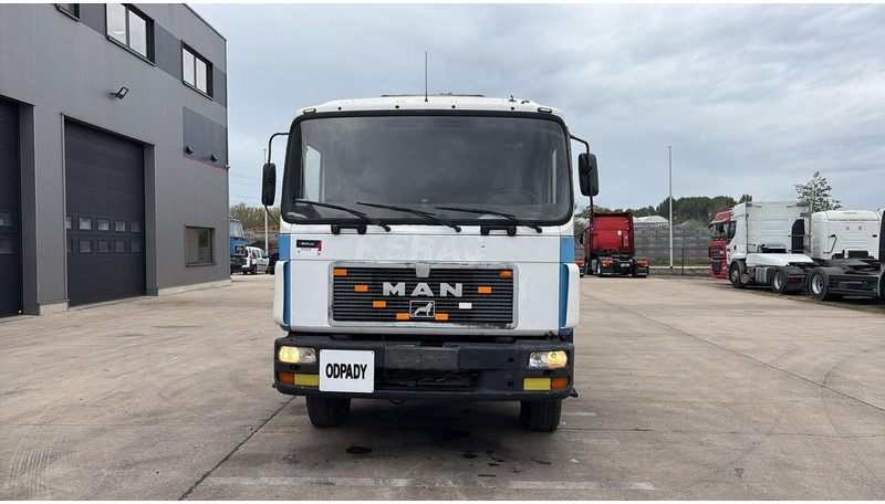 MAN 18.232 (MANUAL PUMP / POMPE MANUELLE / 11.000L) - משאית ואקום: תמונה 2 MAN 18.232 (MANUAL PUMP / POMPE MANUELLE / 11.000L) - משאית ואקום: תמונה 2