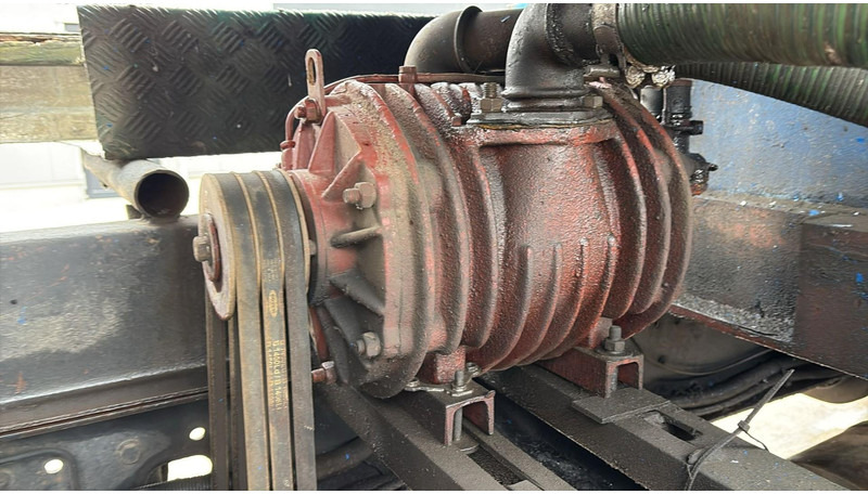 משאית ואקום MAN 18.232 (MANUAL PUMP / POMPE MANUELLE / 11.000L): תמונה 19 משאית ואקום MAN 18.232 (MANUAL PUMP / POMPE MANUELLE / 11.000L): תמונה 19