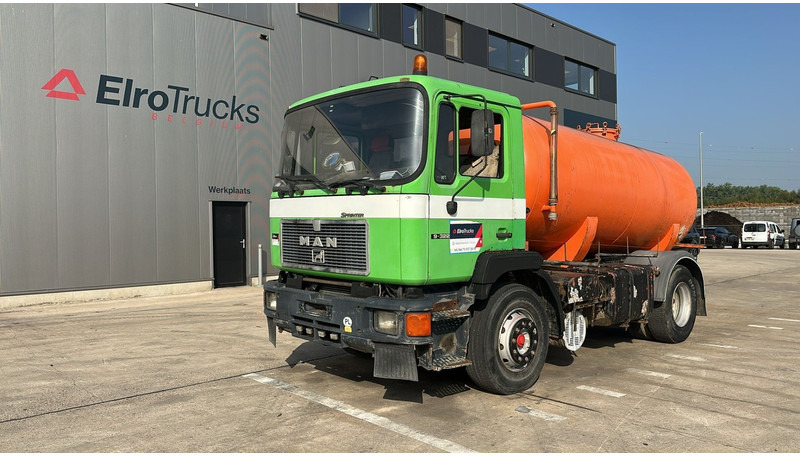 MAN 19.322 (MANUAL PUMP / POMPE MANUELLE / 11.000L) - משאית ואקום: תמונה 1 MAN 19.322 (MANUAL PUMP / POMPE MANUELLE / 11.000L) - משאית ואקום: תמונה 1