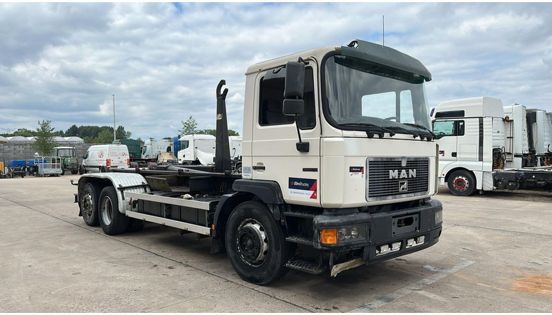MAN 26.312 (6 CYLINDER / 6X2 / BELGIAN TRUCK IN GOOD CONDITION) - משאית הרמת וו: תמונה 3 MAN 26.312 (6 CYLINDER / 6X2 / BELGIAN TRUCK IN GOOD CONDITION) - משאית הרמת וו: תמונה 3