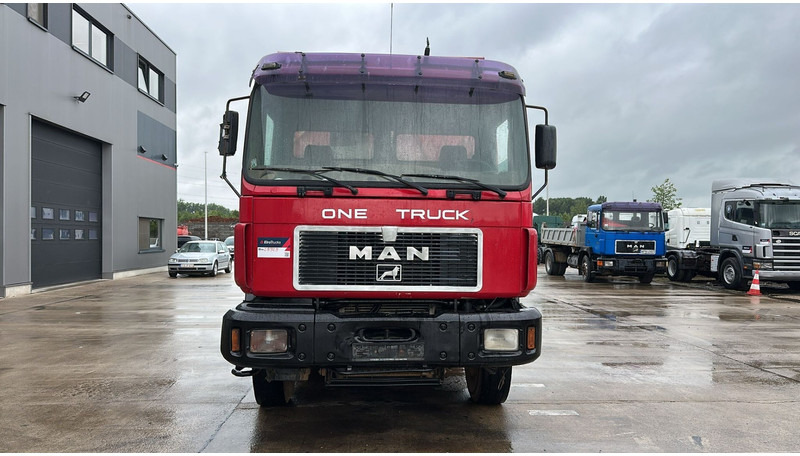 MAN 26.403 (STEEL SUSPENSION / VERY CLEAN / 6 CYLINDER / BIG AXLE / EURO 2) - מזהיר: תמונה 2 MAN 26.403 (STEEL SUSPENSION / VERY CLEAN / 6 CYLINDER / BIG AXLE / EURO 2) - מזהיר: תמונה 2