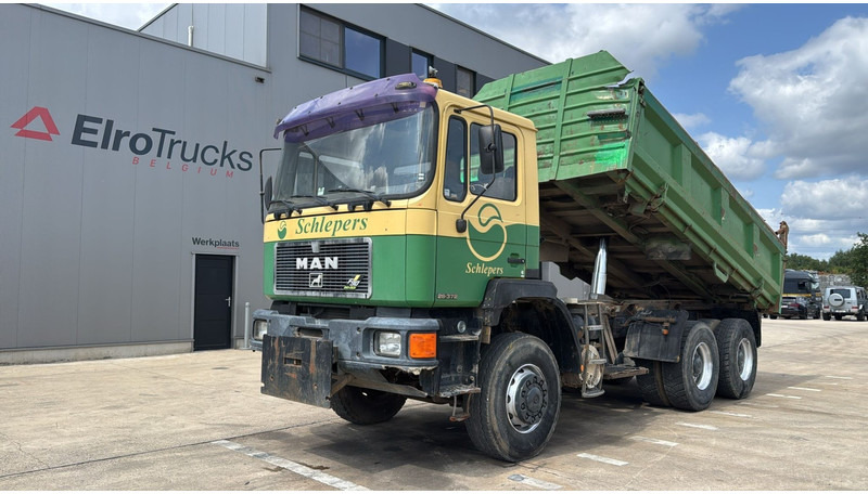 MAN 28.372 (6X6 / BIG AXLE / STEEL SUSPENSION / MANUAL PUMP / 6 CYLINDER / POMPE MANUELLE) - מזהיר: תמונה 1 MAN 28.372 (6X6 / BIG AXLE / STEEL SUSPENSION / MANUAL PUMP / 6 CYLINDER / POMPE MANUELLE) - מזהיר: תמונה 1