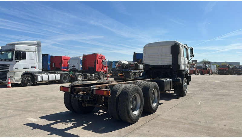 MAN 33.464 (6 CYLINDER / EURO 2 / SEMI MANUAL PUMP / BIG AXLE / STEEL SUSP. / LAMES) - משאית עם שלדת תא: תמונה 4 MAN 33.464 (6 CYLINDER / EURO 2 / SEMI MANUAL PUMP / BIG AXLE / STEEL SUSP. / LAMES) - משאית עם שלדת תא: תמונה 4