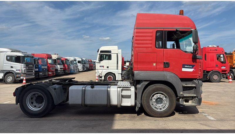 MAN TGA 18.390 (BOITE MANUELLE / MANUAL GEARBOX / PTO / POMPE HYDRAULIQUE) - יחידת טרקטור: תמונה 4 MAN TGA 18.390 (BOITE MANUELLE / MANUAL GEARBOX / PTO / POMPE HYDRAULIQUE) - יחידת טרקטור: תמונה 4
