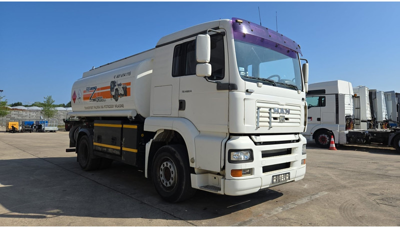 MAN TGA 18.460 (14.140L / MANUAL PUMP / MANUAL GEARBOX / TOP CONDITON / BOITE & POMPE MANUELLE) - משאית מכל: תמונה 2 MAN TGA 18.460 (14.140L / MANUAL PUMP / MANUAL GEARBOX / TOP CONDITON / BOITE & POMPE MANUELLE) - משאית מכל: תמונה 2