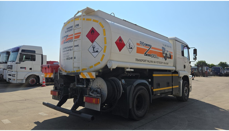 MAN TGA 18.460 (14.140L / MANUAL PUMP / MANUAL GEARBOX / TOP CONDITON / BOITE & POMPE MANUELLE) - משאית מכל: תמונה 4 MAN TGA 18.460 (14.140L / MANUAL PUMP / MANUAL GEARBOX / TOP CONDITON / BOITE & POMPE MANUELLE) - משאית מכל: תמונה 4