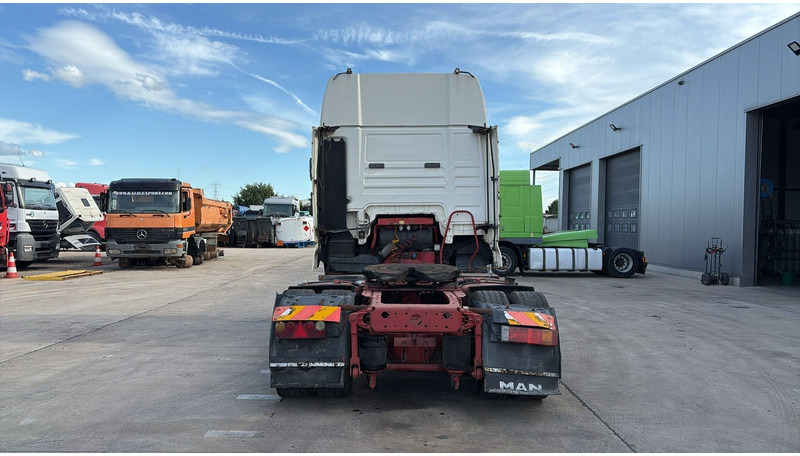 MAN TGA 18.480 (POMPE MANUELLE / MANUAL PUMP / MANUAL GEARBOX / BOITE MANUELLE) - יחידת טרקטור: תמונה 5 MAN TGA 18.480 (POMPE MANUELLE / MANUAL PUMP / MANUAL GEARBOX / BOITE MANUELLE) - יחידת טרקטור: תמונה 5