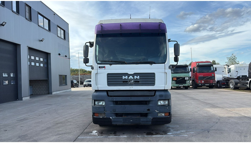 MAN TGA 18.480 (POMPE MANUELLE / MANUAL PUMP / MANUAL GEARBOX / BOITE MANUELLE) - יחידת טרקטור: תמונה 3 MAN TGA 18.480 (POMPE MANUELLE / MANUAL PUMP / MANUAL GEARBOX / BOITE MANUELLE) - יחידת טרקטור: תמונה 3