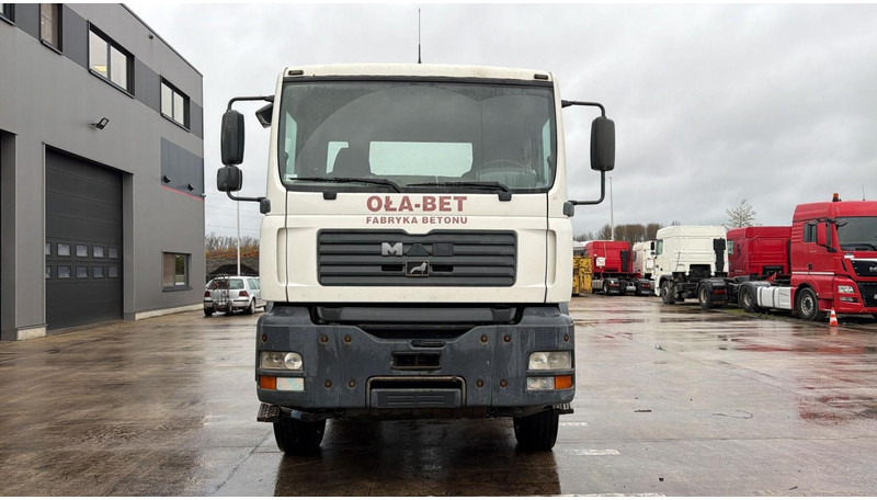 MAN TGA 26.310 (MANUAL PUMP / POMPE MANUELLE / MANUAL GEARBOX / BOITE MANUELLE / LAMES / GRAND PONT / STEEL SUSP.) - משאית עם שלדת תא: תמונה 2 MAN TGA 26.310 (MANUAL PUMP / POMPE MANUELLE / MANUAL GEARBOX / BOITE MANUELLE / LAMES / GRAND PONT / STEEL SUSP.) - משאית עם שלדת תא: תמונה 2