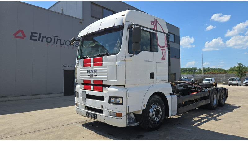 MAN TGA 26.440 (MANUAL GEARBOX / FRONT STEEL / 6X2 / BOITE MANUELLE / DEVANT LAMES) - משאית עם שלדת תא: תמונה 1 MAN TGA 26.440 (MANUAL GEARBOX / FRONT STEEL / 6X2 / BOITE MANUELLE / DEVANT LAMES) - משאית עם שלדת תא: תמונה 1
