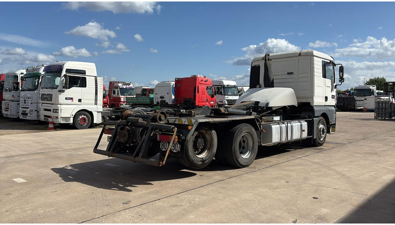 MAN TGA 28.480 (MANUAL PUMP / POMPE MANUELLE / BOITE MANUAL / MANUAL GEARBOX) - משאית עם שלדת תא: תמונה 4 MAN TGA 28.480 (MANUAL PUMP / POMPE MANUELLE / BOITE MANUAL / MANUAL GEARBOX) - משאית עם שלדת תא: תמונה 4