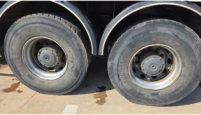משאית צד נופל/ שטוחה Mercedes-Benz Actros 2636 (6X4 / LAMES / GRAND PONT / MP2 / STEEL SUSP. / BOITE MANUELLE / MANUAL GEARBOX / 9M CHASSIS !!!): תמונה 9