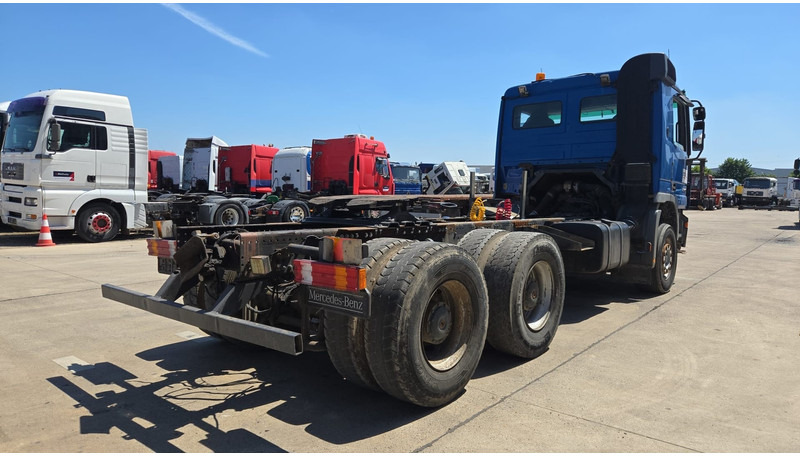 Mercedes-Benz Actros 2641 (LAMES / STEEL SUSP. / EPS / 3 PEDALES / GRAND PONT) - יחידת טרקטור: תמונה 4 Mercedes-Benz Actros 2641 (LAMES / STEEL SUSP. / EPS / 3 PEDALES / GRAND PONT) - יחידת טרקטור: תמונה 4