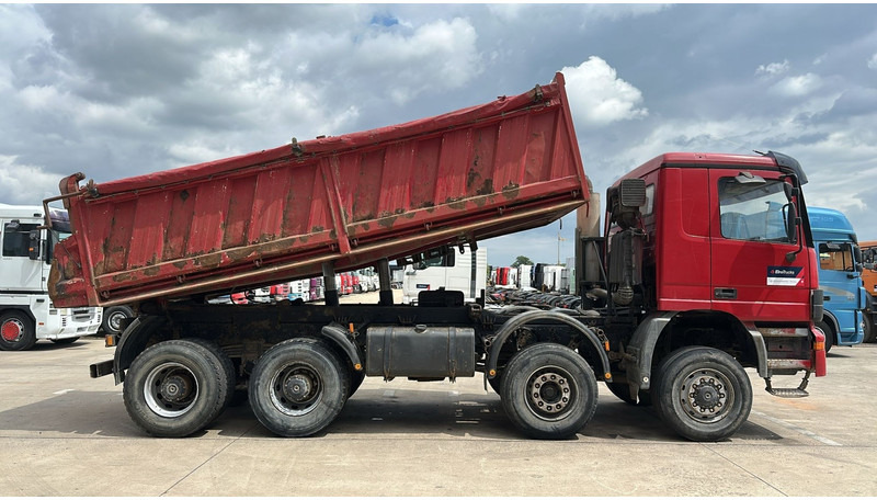 Mercedes-Benz Actros 4143 (8X6 / LAMES / EPS / V6 / GRAND PONT / BIG AXLE / 3 PEDALES) - מזהיר: תמונה 5 Mercedes-Benz Actros 4143 (8X6 / LAMES / EPS / V6 / GRAND PONT / BIG AXLE / 3 PEDALES) - מזהיר: תמונה 5