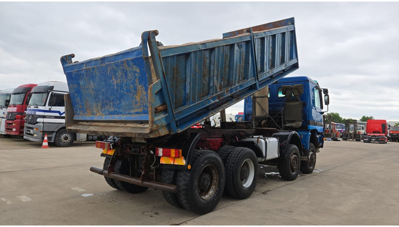 Mercedes-Benz Actros 4143 (EPS / 8X6 / LAMES / GRAND PONT / V6 / 3 PEDALES / MP1) - מזהיר: תמונה 5 Mercedes-Benz Actros 4143 (EPS / 8X6 / LAMES / GRAND PONT / V6 / 3 PEDALES / MP1) - מזהיר: תמונה 5