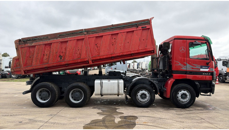 Mercedes-Benz Actros 4143 (GRAND PONT / BOITE MANUELLE / LAMES / 8X4 / STEEL SUSP.) - מזהיר: תמונה 4 Mercedes-Benz Actros 4143 (GRAND PONT / BOITE MANUELLE / LAMES / 8X4 / STEEL SUSP.) - מזהיר: תמונה 4