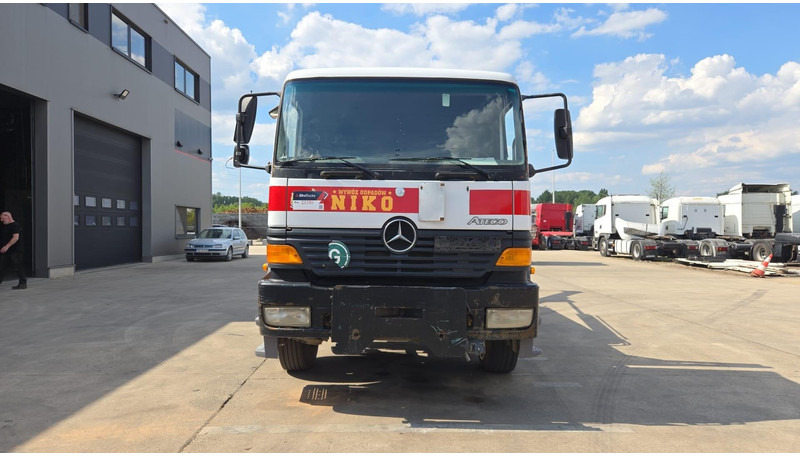 Mercedes-Benz Atego 1823 (BIG AXLE / STEEL SUSP. / LAMES / BOITE MANUELLE / MANUAL GETRIEBE) - מוביל מכולות/ משאית החלפת גוף: תמונה 2 Mercedes-Benz Atego 1823 (BIG AXLE / STEEL SUSP. / LAMES / BOITE MANUELLE / MANUAL GETRIEBE) - מוביל מכולות/ משאית החלפת גוף: תמונה 2