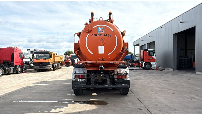 Mercedes-Benz Atego 2528 (14500L / LAMES DEVANT / 6X2 / BOITE MANUELLE) - משאית ואקום: תמונה 5 Mercedes-Benz Atego 2528 (14500L / LAMES DEVANT / 6X2 / BOITE MANUELLE) - משאית ואקום: תמונה 5